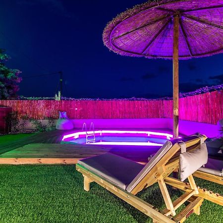 Modern House With Pool Near Beach Gazi エクステリア 写真