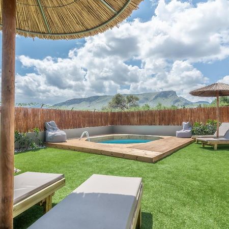 Modern House With Pool Near Beach Gazi エクステリア 写真
