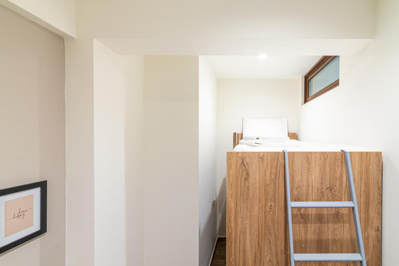 Modern House With Pool Near Beach Gazi エクステリア 写真