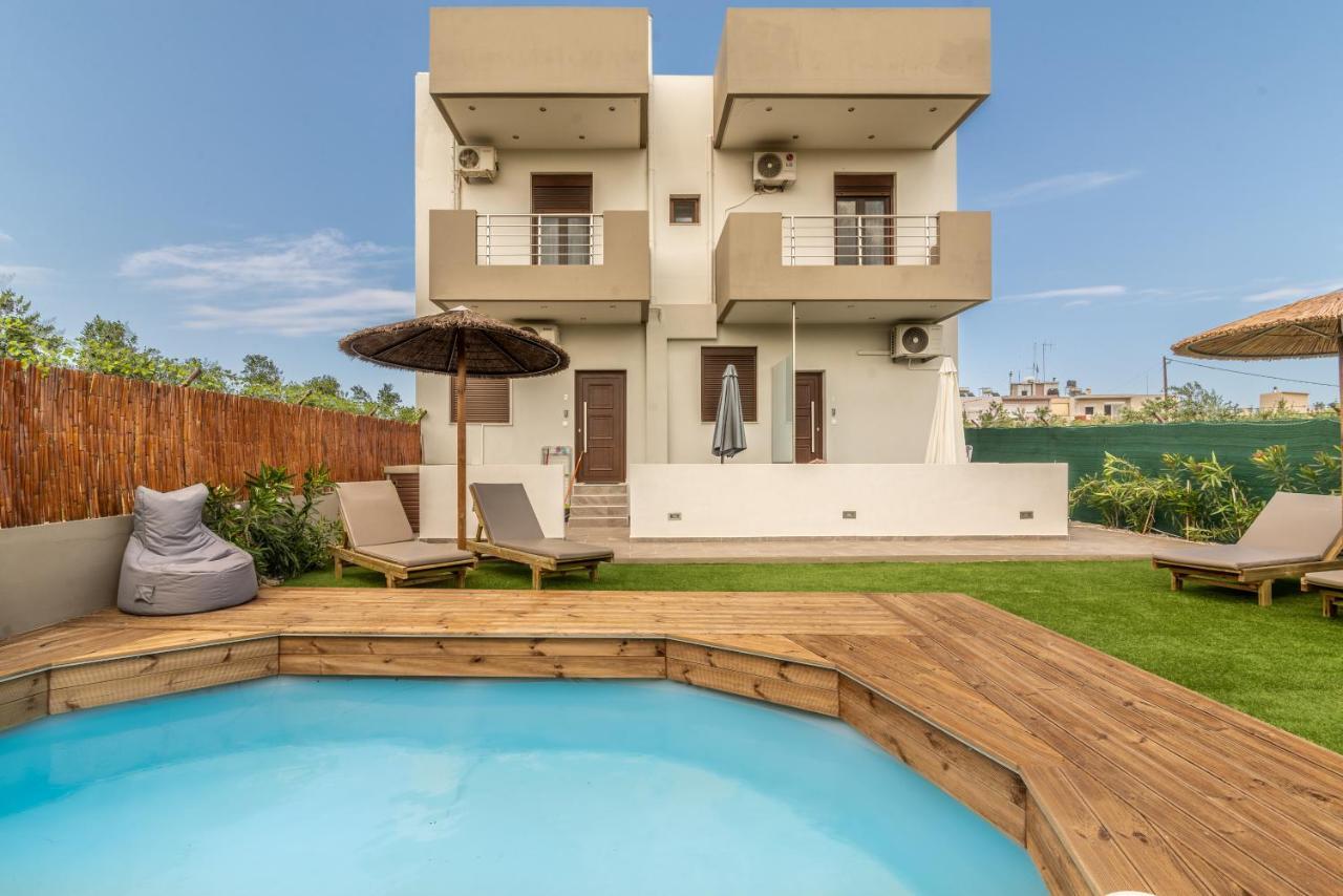 Modern House With Pool Near Beach Gazi エクステリア 写真