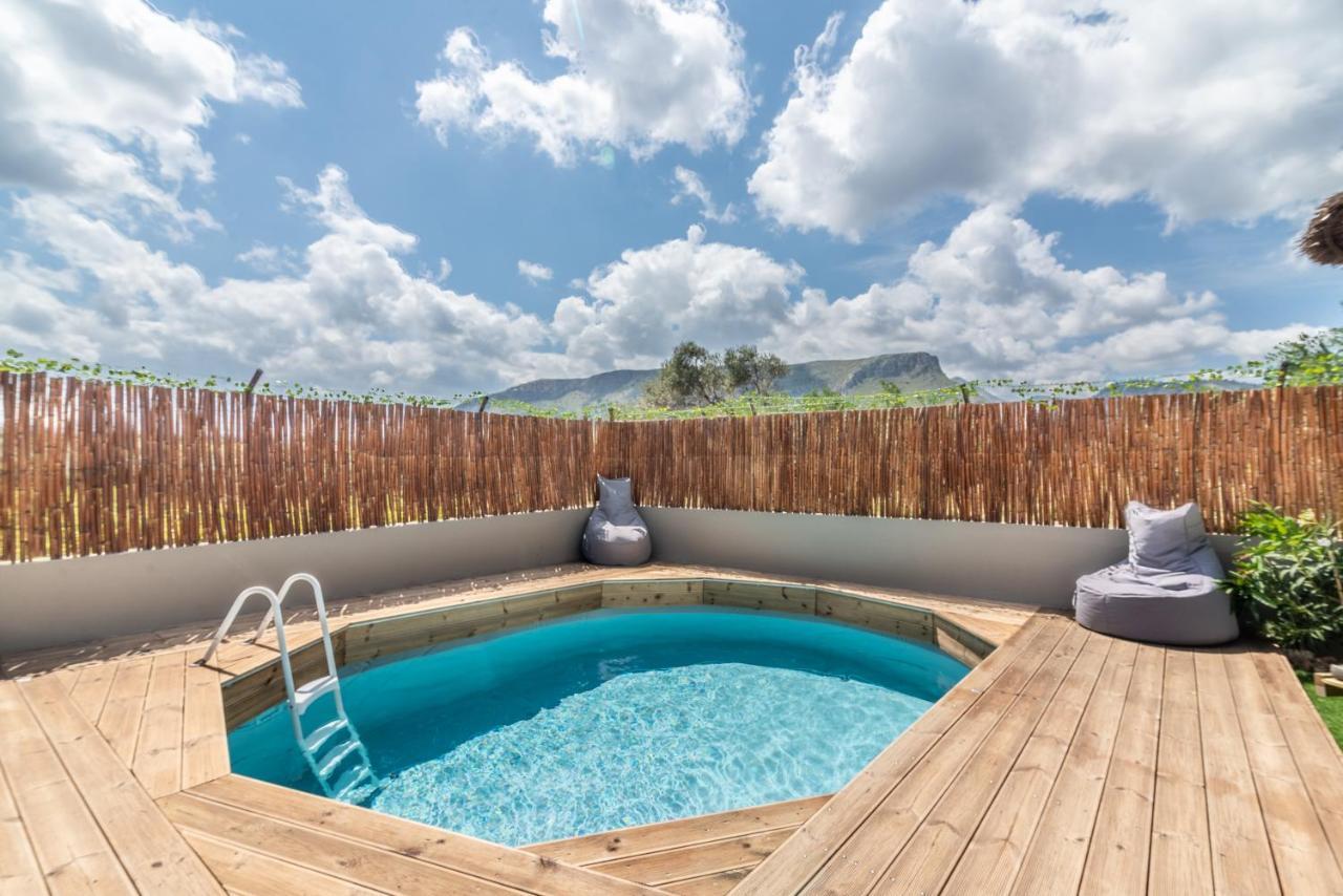 Modern House With Pool Near Beach Gazi エクステリア 写真