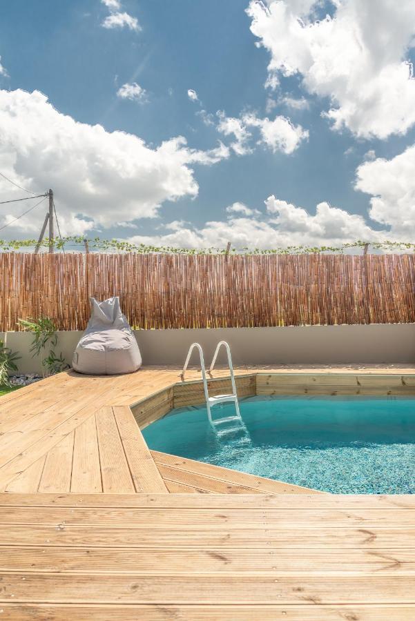 Modern House With Pool Near Beach Gazi エクステリア 写真