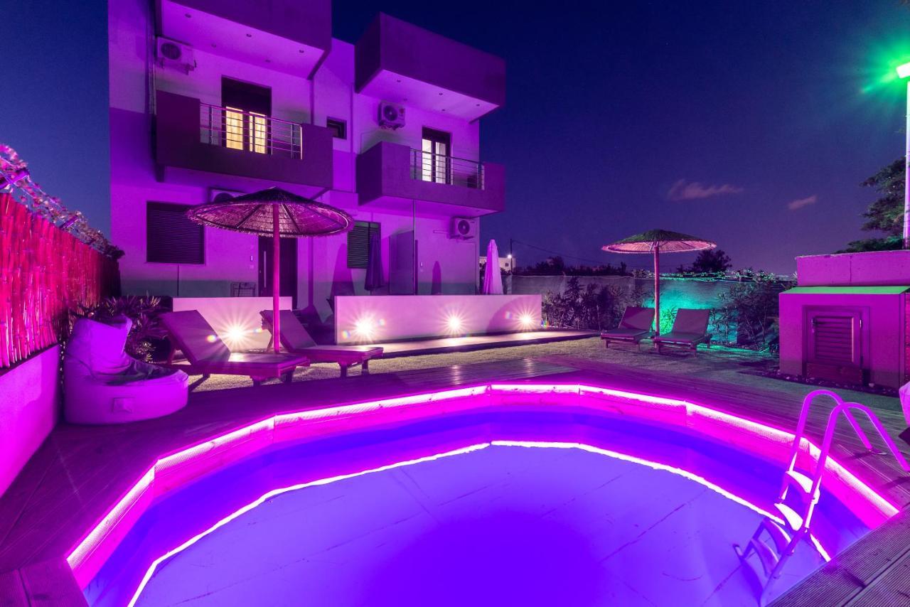 Modern House With Pool Near Beach Gazi エクステリア 写真
